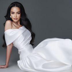 Hoa hậu Ngọc Châu đẹp rạng rỡ trong bộ sưu tập mới của NTK Đỗ Mạnh Cường