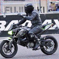 Hai mẫu mô tô điện Kawasaki đầu tiên sẽ ra mắt vào tháng 11