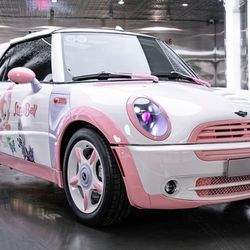 Đoàn Di Băng cho độ MINI Cooper theo phong cách độc lạ tặng con gái