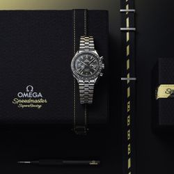 Chế tác đồng hồ Omega Speedmaster Super Racing kinh điển
