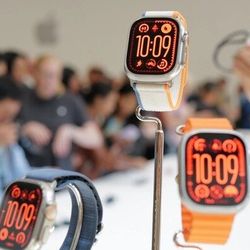 Apple Watch Ultra 2 - smartwatch màn hình sáng nhất
