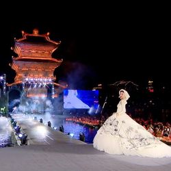 Vẻ đẹp văn hóa Ninh Bình qua những tà áo dài