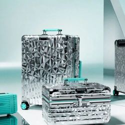 Mối quan hệ hợp tác mới giữa Rimowa và Tiffany & Co.