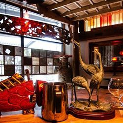 Nhà hàng Việt đưa hình ảnh mái hiên đến Mỹ, tạo ra không gian để bớt nhớ nhà