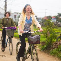 Khách Tây hào hứng trải nghiệm Tết Hội An