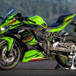 Ra mắt xe Kawasaki ZX-4R 2023 tại Triển lãm Ô tô quốc tế Bangkok
