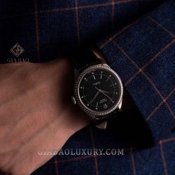 Trên tay đồng hồ Rolex Cellini Time 50709 Mặt Số Đen