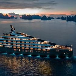 Du thuyền Essence Grand Superyacht đẳng cấp resort nổi 5 sao giữa miền di sản