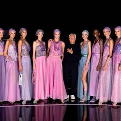 Giorgio Armani Xuân Hè 2024: Một bữa tiệc thời trang lãng mạn