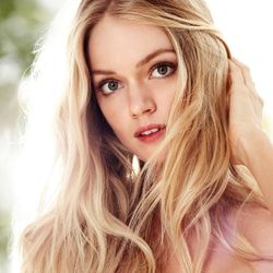 Thiên thần Victoria's Secret có kiểu ăn kiêng lạ nhất thế giới, luôn "khai tử" 2 thứ