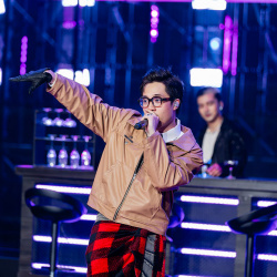 Coldzy bất ngờ nhận nón vàng từ Suboi, thẳng tiến vòng trong của Rap Việt mùa 4