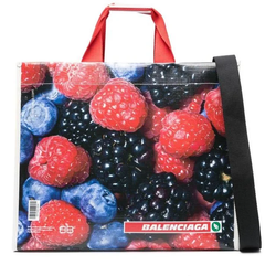 Túi 'đi chợ' 2.700 USD của Balenciaga bị chê thậm tệ