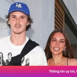 Con trai Beckham giới thiệu bạn gái hơn 9 tuổi