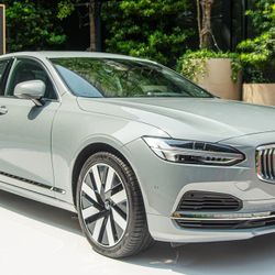 Volvo S90 Recharge mở bán tại Việt Nam, giá gần 3 tỷ đồng