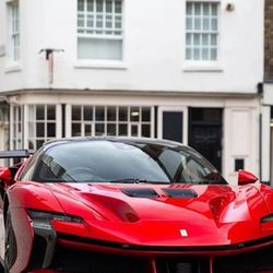 Chiêm ngưỡng siêu xe Ferrari SF90 XX Stradale đầu tiên được bàn giao
