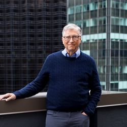 Bill Gates và bạn gái chơi tennis ở Đà Nẵng