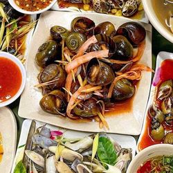 Điểm danh những khu phố ẩm thực nức tiếng ở TP.HCM