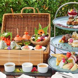 Nhập môn trà chiều Anh quốc kèm thực đơn sang chảnh của giới tinh hoa