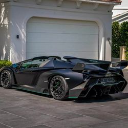 Lamborghini Veneno Roadster đỉnh bậc nhất, bán hơn 4 năm không ai mua nổi