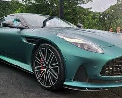 Aston Martin DB12 giá từ 19,5 tỷ đồng có gì đặc biệt?