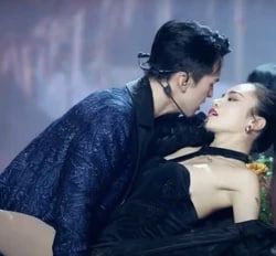 Lần cuối cùng có đủ 30 anh trai 'say hi'