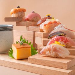 “Bán” không gian và trải nghiệm: Độc lạ cách tiếp thị của mô hình kinh doanh ẩm thực xa xỉ từ văn hóa Omakase, bát phở giá 2,5 triệu đồng và cơn sốt trà vải Thái Công