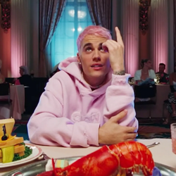 Justin Bieber ra tín hiệu cầu cứu vụ Diddy từ 9 năm trước?