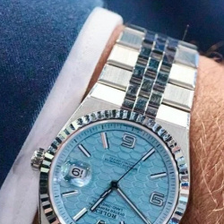 Cận cảnh đồng hồ 69.000 USD trên tay CEO Rolex