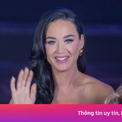 Katy Perry, hôn thê Jeff Bezos sắp bay vào vũ trụ