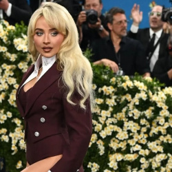 Mốt không quần đổ bộ Met Gala