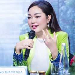 Hoa hậu Hoàng Thanh Nga rạng rỡ với phong cách thời trang quyến rũ, thanh lịch