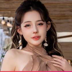 Ngân 98 giữa ồn ào