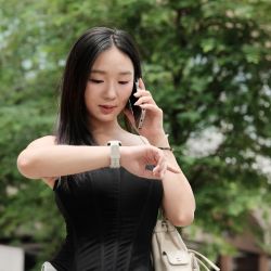 Smartwatch ‘thời trang’ đáp ứng nhu cầu linh hoạt của người trẻ