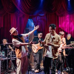 Mini show Hà Lê mừng ..Ấy Lounge sinh nhật 13 tuổi