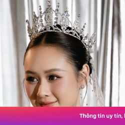 Vợ Anh Đức diện trang sức kim cương 6,5 tỷ đồng