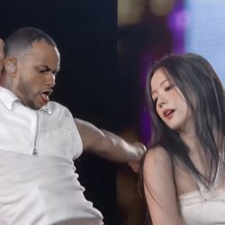 Điệu nhảy gợi cảm của Jisoo gây tranh luận