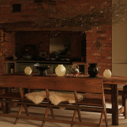 Farmhouse 300: Khi không gian sống là cỗ máy thời gian