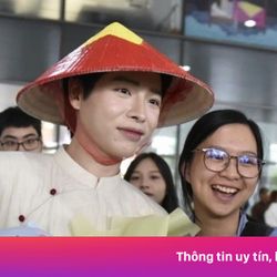 Đức Phúc về Hà Nội sau chiến thắng cuộc thi ở Nga