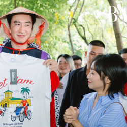 Lee Kwang Soo chiều lòng fan khi quảng bá phim Tay Anh Giữ Một Vì Sao tại Việt Nam