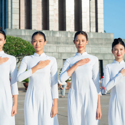 Vietnam’s Next Top Model 2025 Tập 5: Mai Hoa tỏa sáng, Mi Lan và Giang Phùng muốn bỏ cuộc