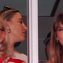 Hành động khó hiểu của mẹ Travis Kelce với Taylor Swift