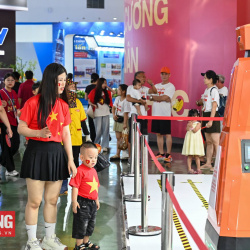 Robot tự động của Nhà máy Thủy điện Sơn La lần đầu được giới thiệu tại triển lãm quốc gia