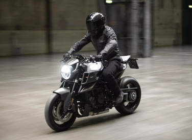 Giá của chiếc xe bắt đầu từ 45.600 đô la Mỹ.