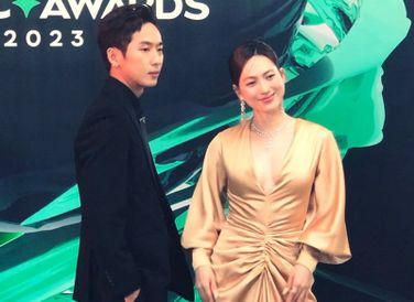 Cặp đôi diễn viên chính phim điện ảnh MAI - Tuấn Trần và Phương Anh Đào