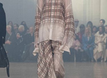 Bộ sưu tập Helmut Lang Thu-Đông 2024 (Ảnh: Getty Images)