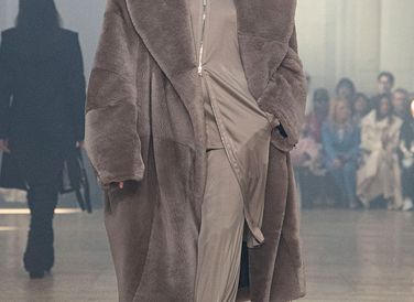Bộ sưu tập Helmut Lang Thu-Đông 2024 (Ảnh: Getty Images)