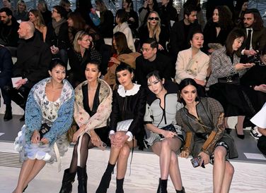 Quỳnh Anh Shyn khép lại hành trình của mình tại Tuần lễ Thời trang Paris bằng màn xuất hiện đầy ấn tượng trên ghế đầu của show diễn Louis Vuitton Thu Đông 2024.