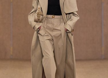Dù nguồn cảm hứng ban đầu xuất phát từ tay trồng cây tươi tốt của Monsieur Balmain nhưng NTK Olivier Rousteing nhận thấy bản thân đã mang nhiều thẩm mỹ và hoài ức cá nhân vào quá trình thiết kế. 