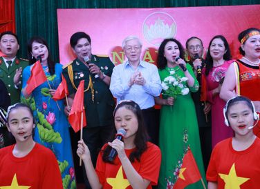 Chiều 26/1/2019 tại Hà Nội, Tổng Bí thư Nguyễn Phú Trọng tham dự hoạt động cùng đoàn đại biểu kiều bào về nước đón Tết cổ truyền dân tộc trong chương trình Xuân Quê hương 2019.