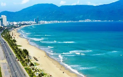 Mùa hè trên những bãi biển lộng lẫy của Đà Nẵng